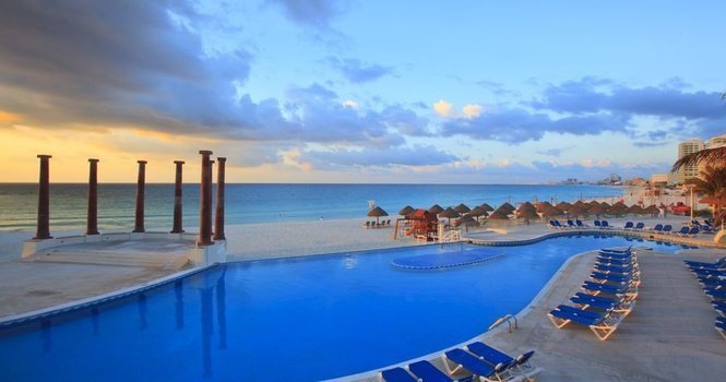 Piscina Hotel Krystal Cancún Cancún